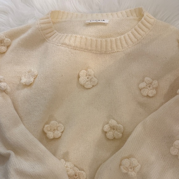 Storia Cream Floral Knit Sweater - Picture 2 of 3